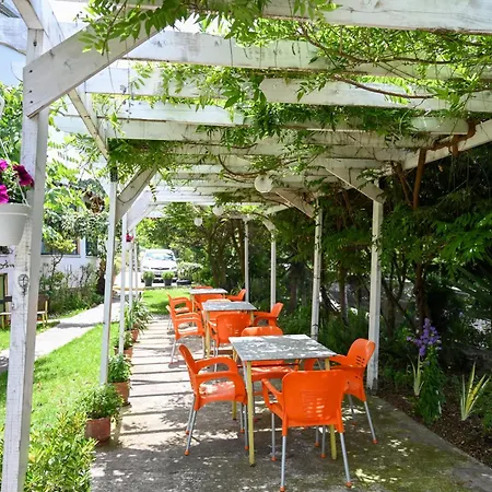 Joni Restaurant Hotel 3*