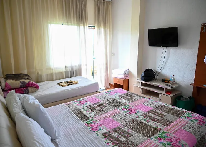 酒店 Joni Restaurant Bucimas