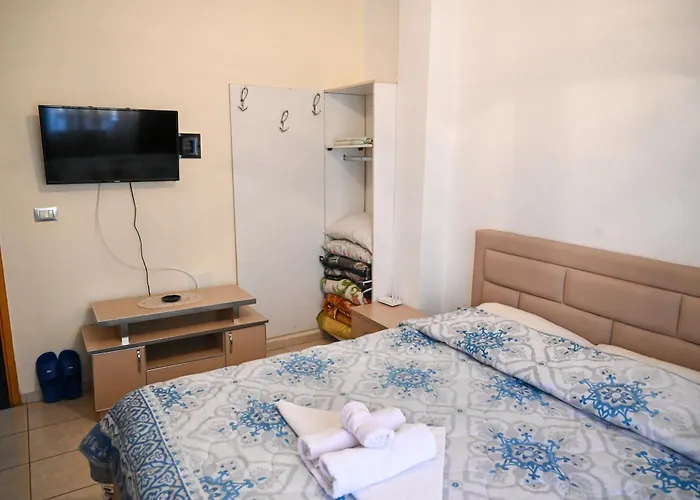 Joni Restaurant 3* Bucimas