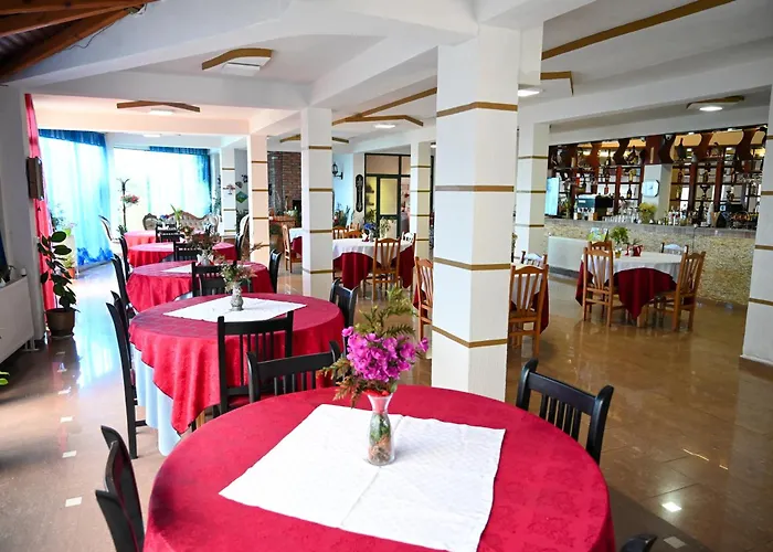 酒店 Joni Restaurant Bucimas