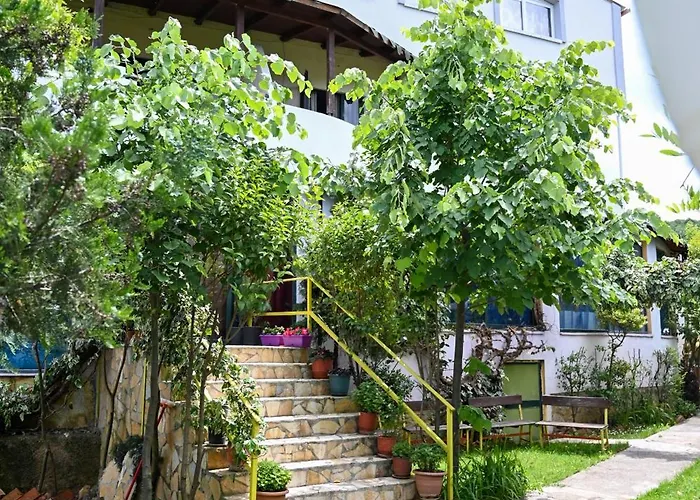 酒店 Joni Restaurant Bucimas