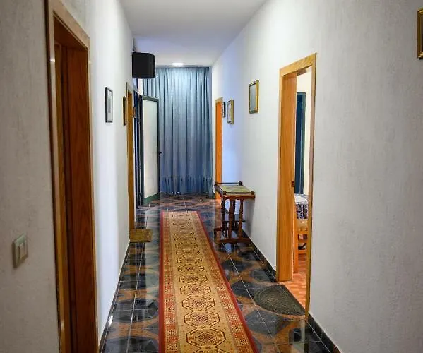 Joni Restaurant 酒店 Bucimas