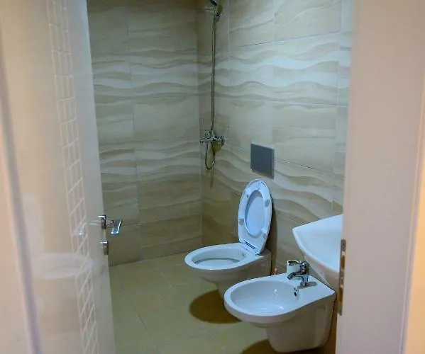 酒店 Joni Restaurant Bucimas