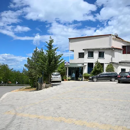 Joni Restaurant 3*